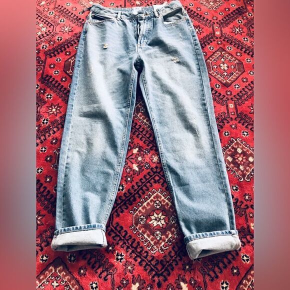 Urban Outfitters | NWT | distressed mom high rise jeans | size 31 - Picture 6 of 9